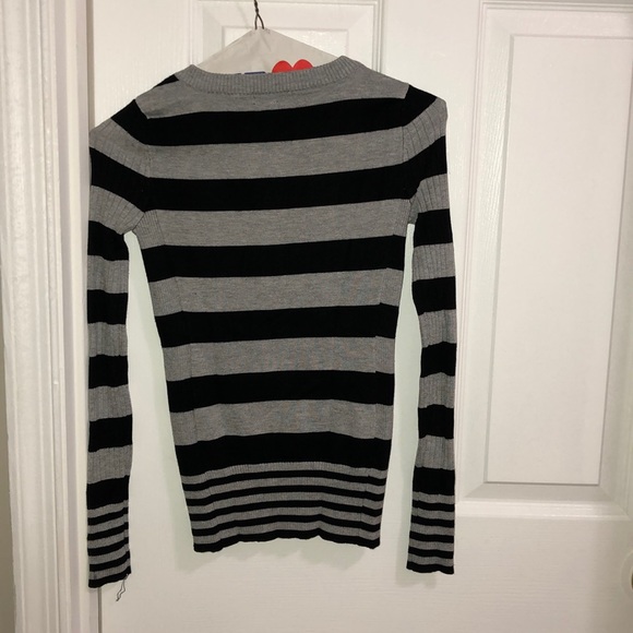 Black and grey striped long sleeve shirt. - Picture 2 of 6